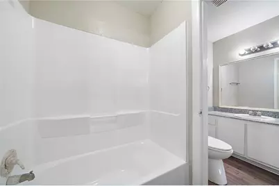 2202 16th Avenue N #4, Texas City, TX 77590 - Photo 6