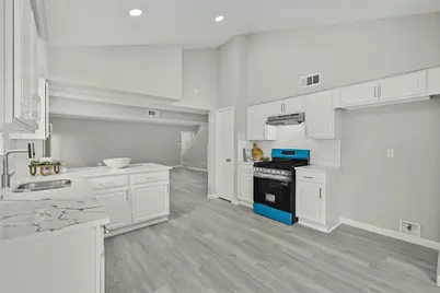 902 Essex Drive, Friendswood, TX 77546 - Photo 12