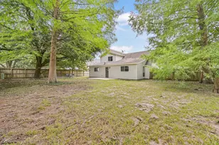902 Essex Dr, Friendswood, TX 77546 - Photo 36