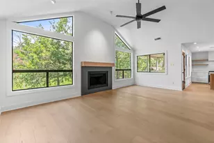 33 Split Rock Ct, The Woodlands, TX 77381 - Photo 1
