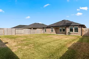 3521 Rockefeller Rd, Texas City, TX 77591 - Photo 2