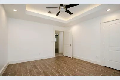 10611 Deerwood Road, Houston, TX 77042 - Photo 28