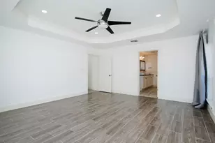 10611 Deerwood Rd, Houston, TX 77042 - Photo 22