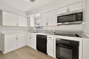 4202 Wuthering Heights Dr, Houston, TX 77045 - Photo 16