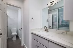 29 N Wavy Oak Cir, The Woodlands, TX 77381 - Photo 14