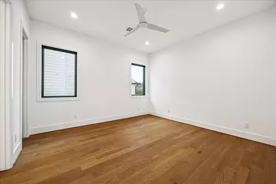 867 W 42nd Street, Houston, TX 77018 - Photo 24
