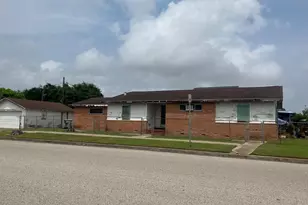 1020 40th Street St, Galveston, TX 77550 - Photo 1