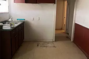 1020 40th Street St, Galveston, TX 77550 - Photo 12