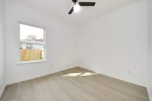 1815 Thompson St, La Marque, TX 77568 - Photo 8