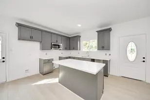 1815 Thompson St, La Marque, TX 77568 - Photo 6