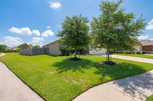 2832 Cross Colony Dr, Dickinson, TX 77539 - Photo 4