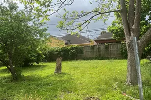 423 W Troy Rd, Houston, TX 77091 - Photo 24