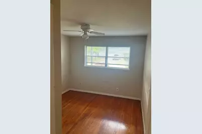 423 W Troy Road, Houston, TX 77091 - Photo 8