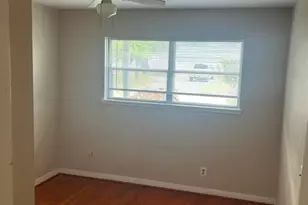 423 W Troy Rd, Houston, TX 77091 - Photo 8