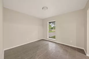 9 N Amburn Rd, Texas City, TX 77591 - Photo 12