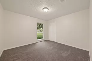9 N Amburn Rd, Texas City, TX 77591 - Photo 20