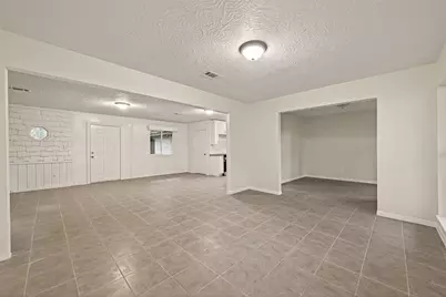 9 N Amburn Road, Texas City, TX 77591 - Photo 10