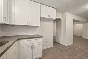 9 N Amburn Rd, Texas City, TX 77591 - Photo 16
