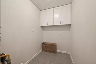 9 N Amburn Rd, Texas City, TX 77591 - Photo 18