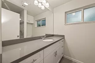 9 N Amburn Rd, Texas City, TX 77591 - Photo 32