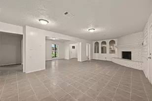 9 N Amburn Rd, Texas City, TX 77591 - Photo 8