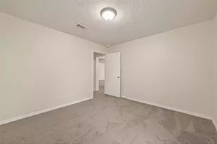 9 N Amburn Rd, Texas City, TX 77591 - Photo 22