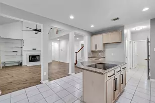 8818 Apple Mill Dr, Houston, TX 77095 - Photo 12