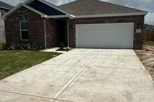 8207 Coral Dr, Texas City, TX 77591 - Photo 1