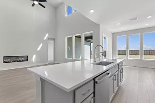 8019 Treetop View, Fulshear, TX 77441 - Photo 4