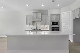 8019 Treetop View, Fulshear, TX 77441 - Photo 2