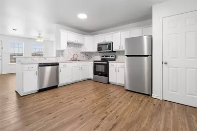 210 Brazos Street #102, Brazoria, TX 77422 - Photo 2