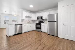 210 Brazos St, Brazoria, TX 77422 - Photo 2