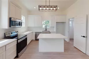 3808 Avenue L, Galveston, TX 77550 - Photo 6