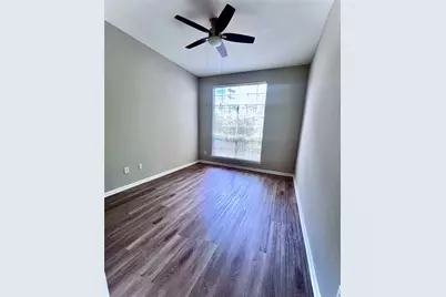 5353 Memorial Drive #1055, Houston, TX 77007 - Photo 4