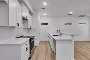 8411 Mahalia Dr, Houston, TX 77088 - Photo 6