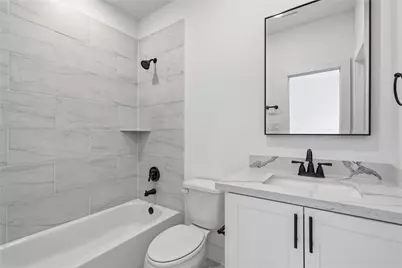 712 W Donovan Street #C, Houston, TX 77091 - Photo 4