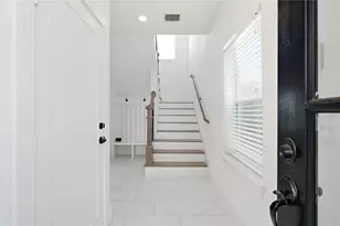 712 W Donovan St, Houston, TX 77091 - Photo 2