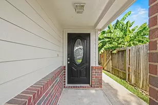 11110 Vanilla Circle Court, Houston, TX 77044 - Photo 2