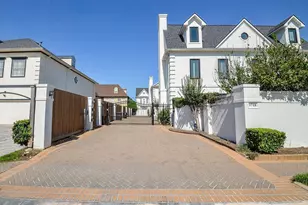 1718 Nantucket Dr, Houston, TX 77057 - Photo 2