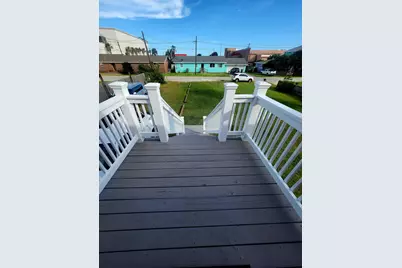 5710 Maco Street, Galveston, TX 77551 - Photo 2