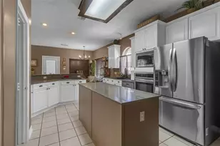 2325 Acadiana Ln, Seabrook, TX 77586 - Photo 8