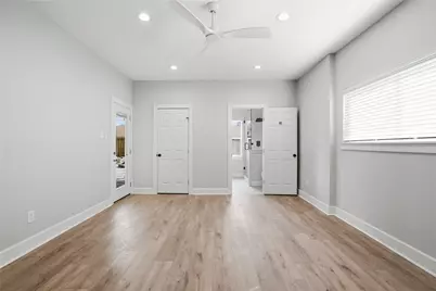 10411 Londonderry Drive, Houston, TX 77043 - Photo 14