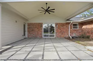 10411 Londonderry Dr, Houston, TX 77043 - Photo 16