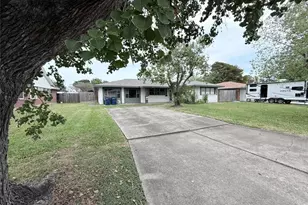 1720 17th Ave N, Texas City, TX 77590 - Photo 10