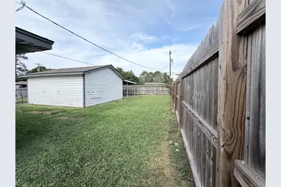 1720 17th Avenue N, Texas City, TX 77590 - Photo 12