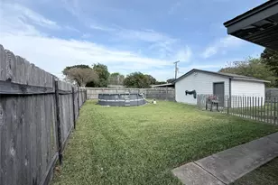1720 17th Ave N, Texas City, TX 77590 - Photo 16