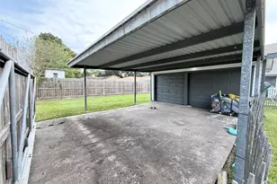 1720 17th Ave N, Texas City, TX 77590 - Photo 14