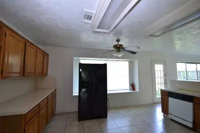 12410 Meadow Briar Drive, Stafford, TX 77477 - Photo 8