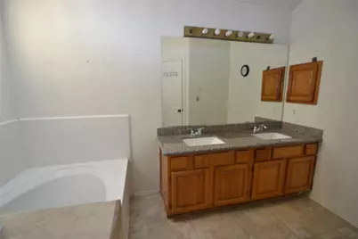 12410 Meadow Briar Drive, Stafford, TX 77477 - Photo 22