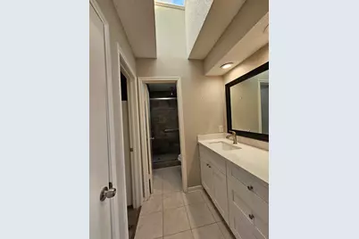 7887 Kendalia Drive, Houston, TX 77036 - Photo 14